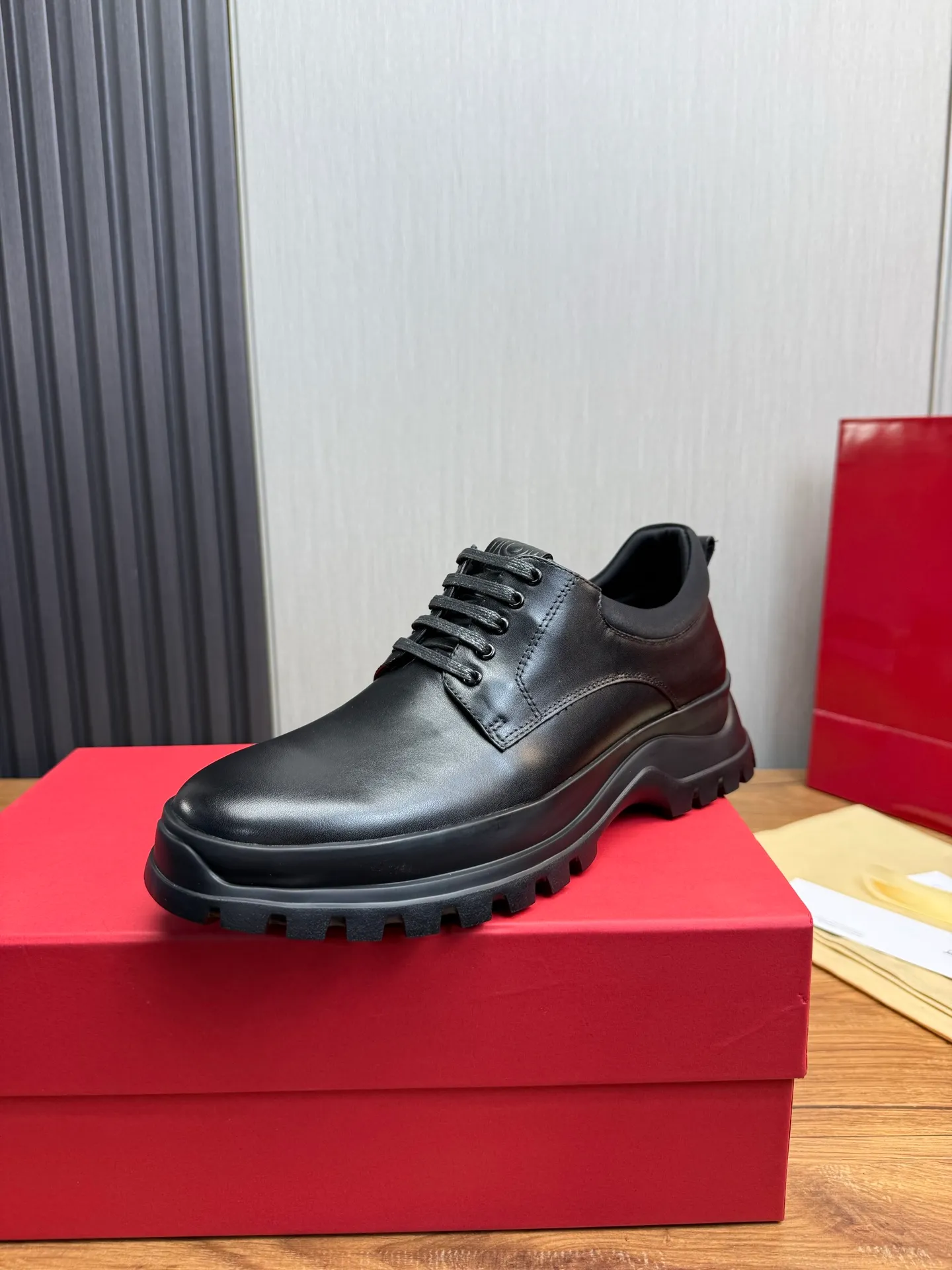 Men's shoes 💰880💰 Ferragamo. [Ferragamo] Men's Loaf leather shoes, the latest hot style, 1:1 original purchase quality, top quality, imported open-edge beaded cowhide leather on the upper, hand-made three-dimensional stitching highlights the round toe design, the inner feet are made of imported cowhide, with original wear-resistant rubber outsole, matching code 39-44, (38, 45 custom-made, non-refundable)